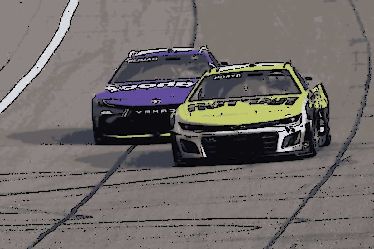 William Byron lidera metade da corrida da...