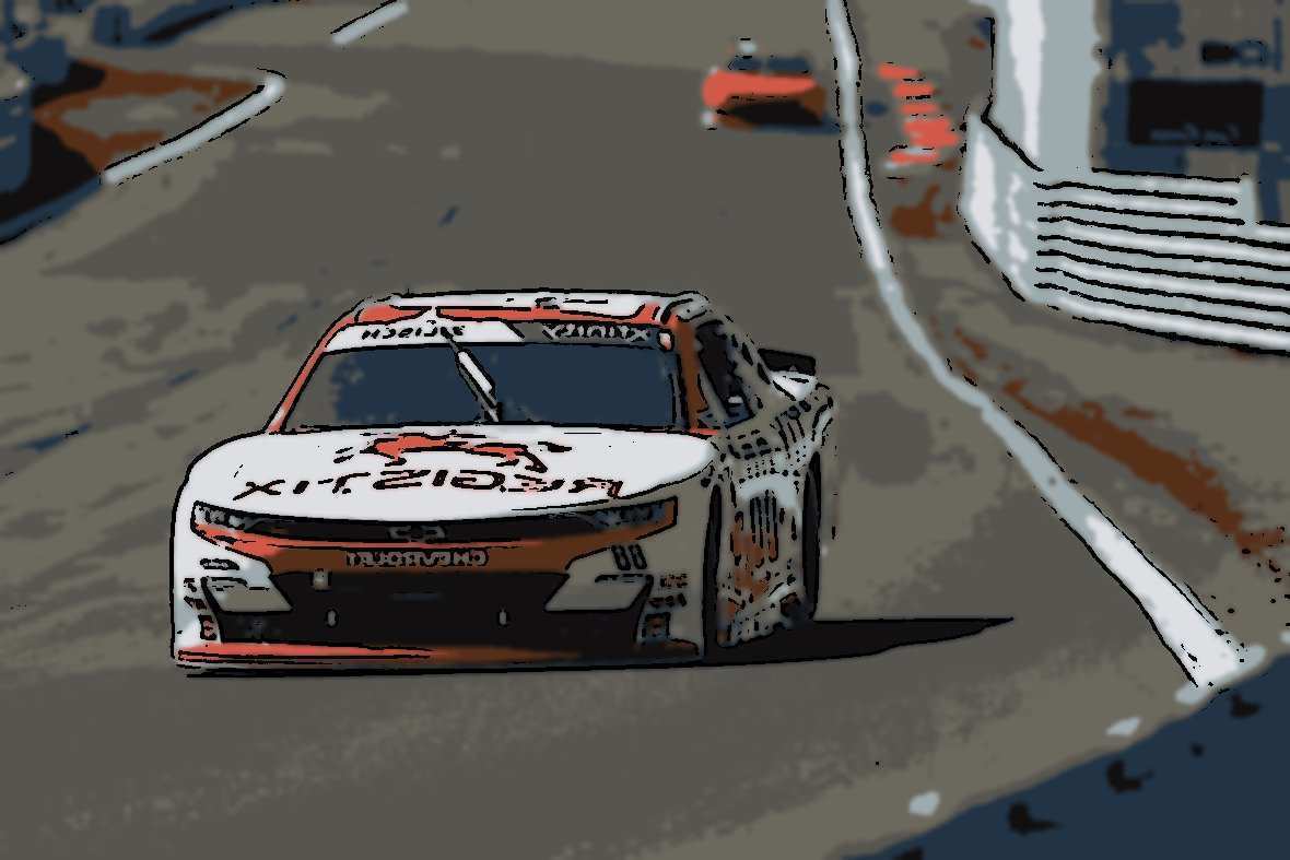 Connor Zilisch cai fora do carro após...