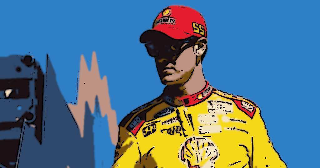 O campeão da NASCAR Cup, Joey Logano,...