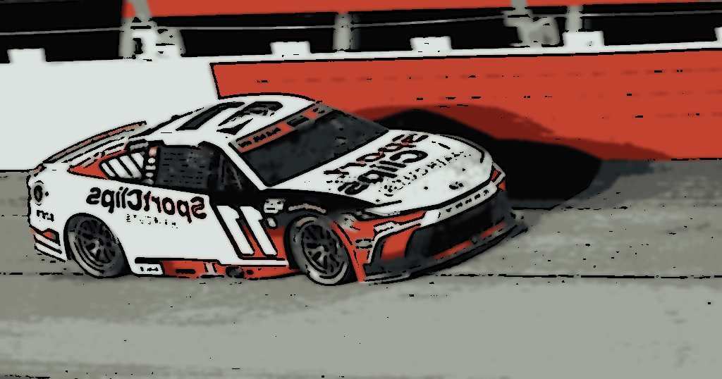 Denny Hamlin reage ao impressionante desempenho no...
